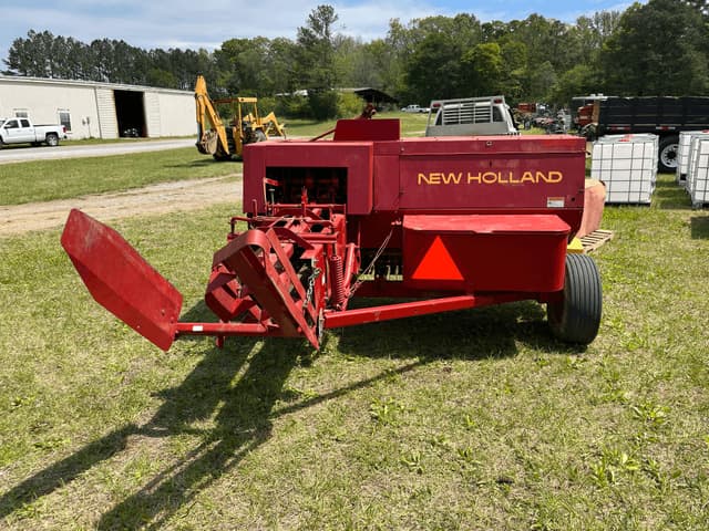 Image of New Holland 570 equipment image 2