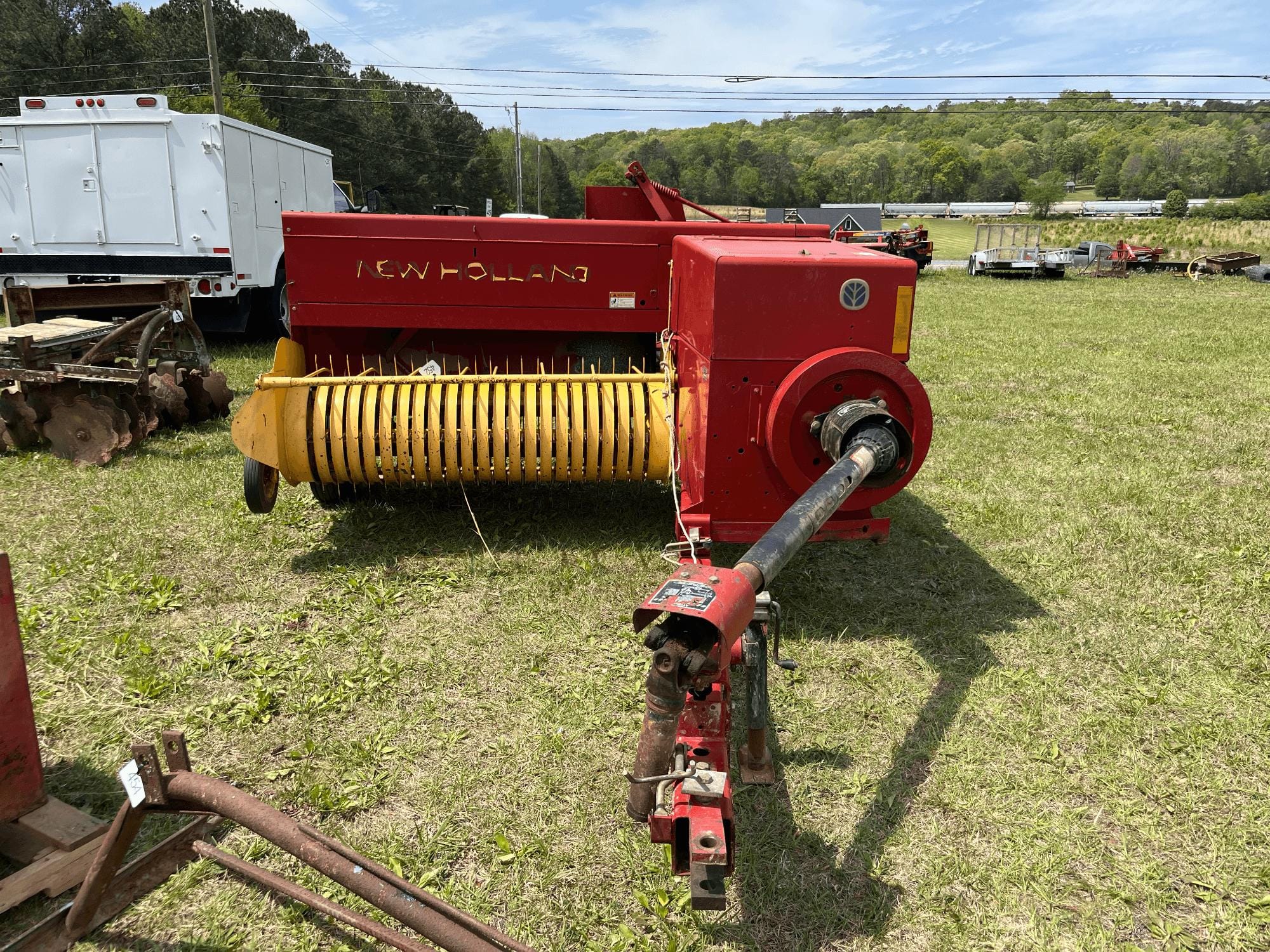 New Holland 570 Equipment Image0