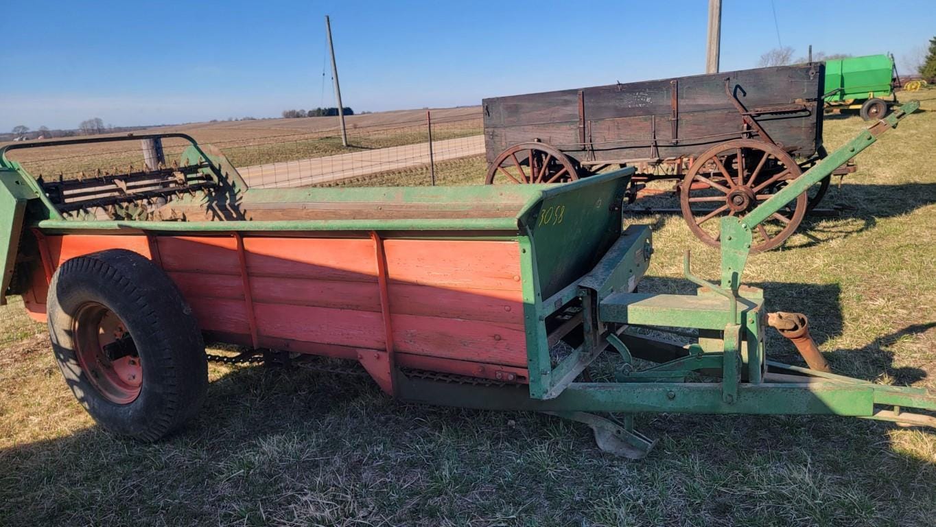 New Idea 202 Equipment Image0