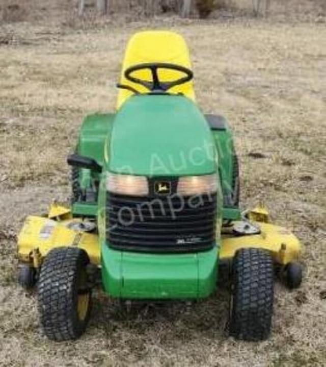 Image of John Deere 345 equipment image 4