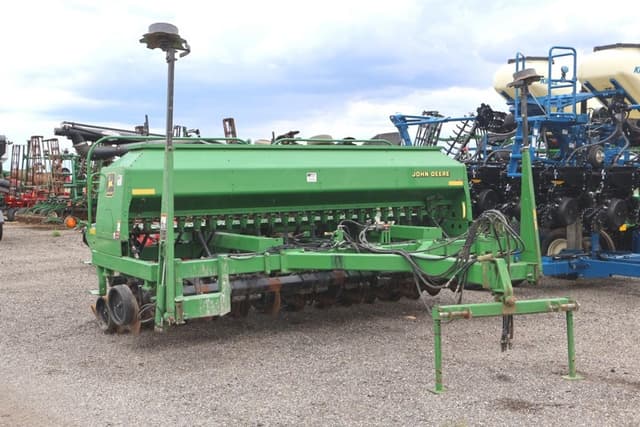 Image of John Deere 1560 equipment image 1