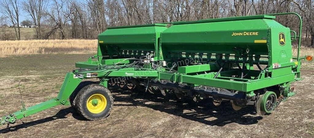 John Deere 1590 Equipment Image0