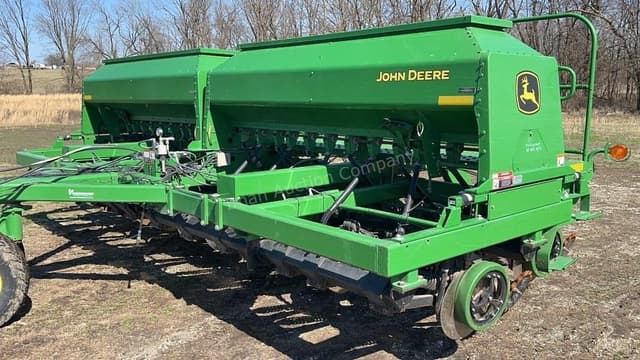 Image of John Deere 1590 equipment image 1