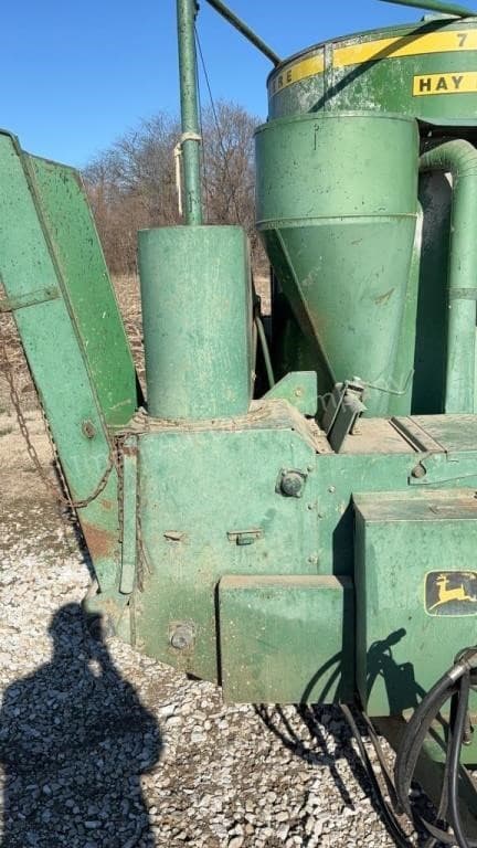 Image of John Deere 700 equipment image 2