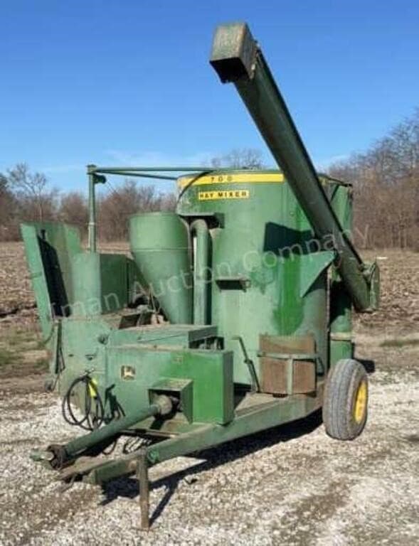 Image of John Deere 700 Primary image