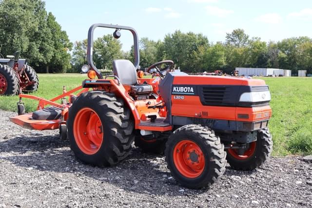 Image of Kubota L3010 equipment image 1