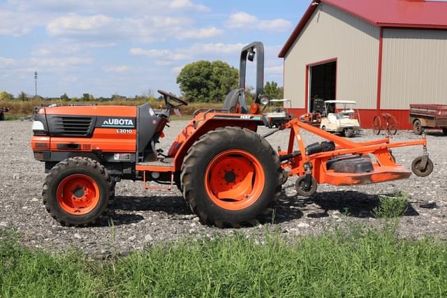 Image of Kubota L3010 equipment image 2