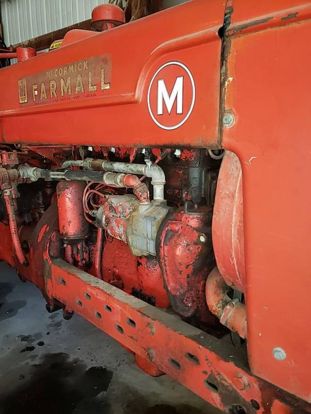 Image of Farmall M equipment image 2