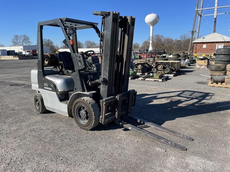 Nissan 50 Equipment Image0