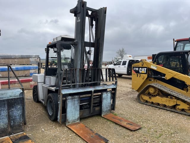 Image of Nissan 15500 equipment image 1