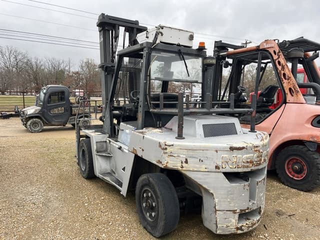 Image of Nissan 15500 equipment image 2