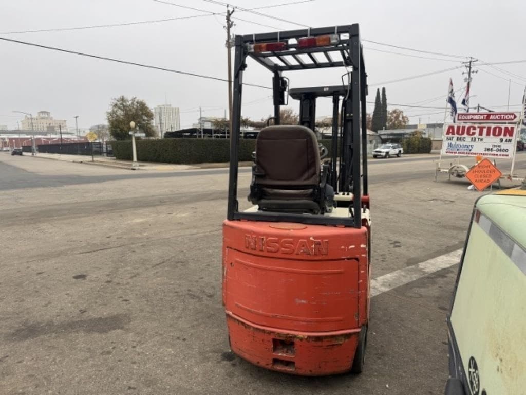 Image of Nissan 30 Image 1