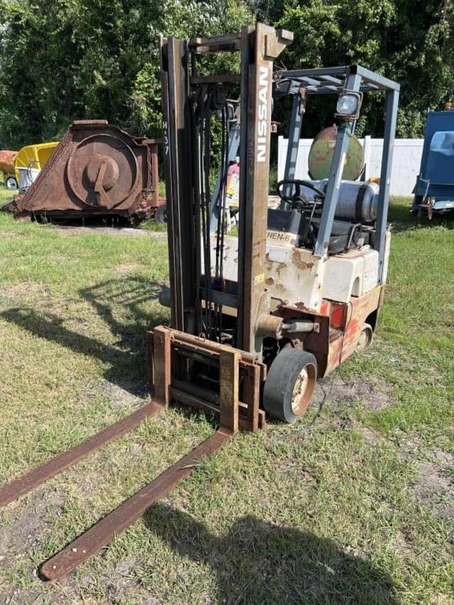 Image of Nissan 30 equipment image 4