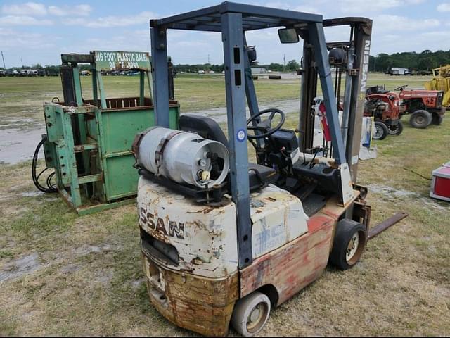 Image of Nissan 30 equipment image 4