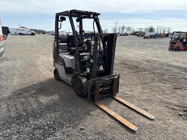 Image of Nissan 40 equipment image 3
