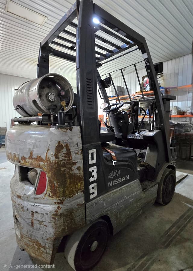 Image of Nissan 40 equipment image 2