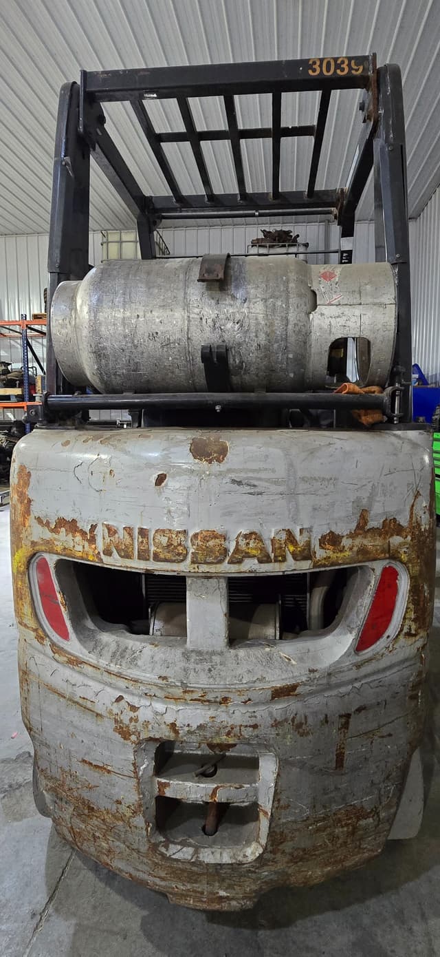 Image of Nissan 40 equipment image 3