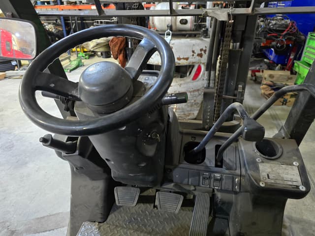 Image of Nissan 40 equipment image 4