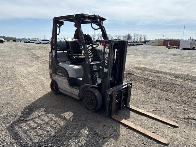 Image of Nissan 40 equipment image 3