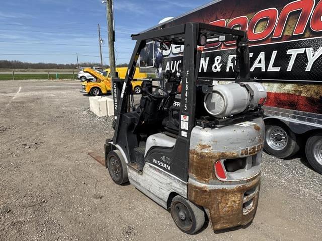 Image of Nissan 40 equipment image 1