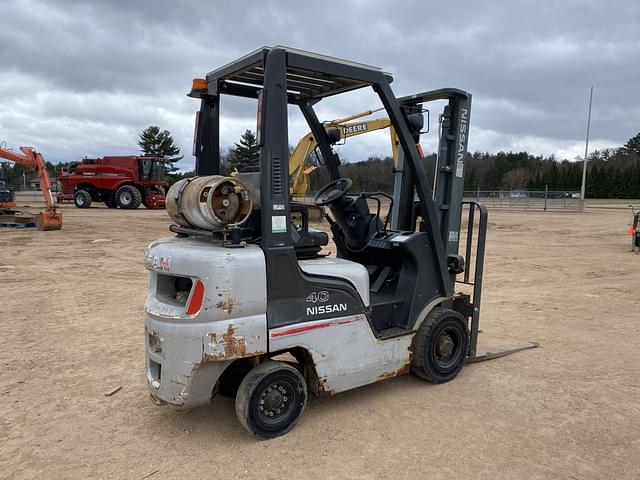Image of Nissan 40 equipment image 4