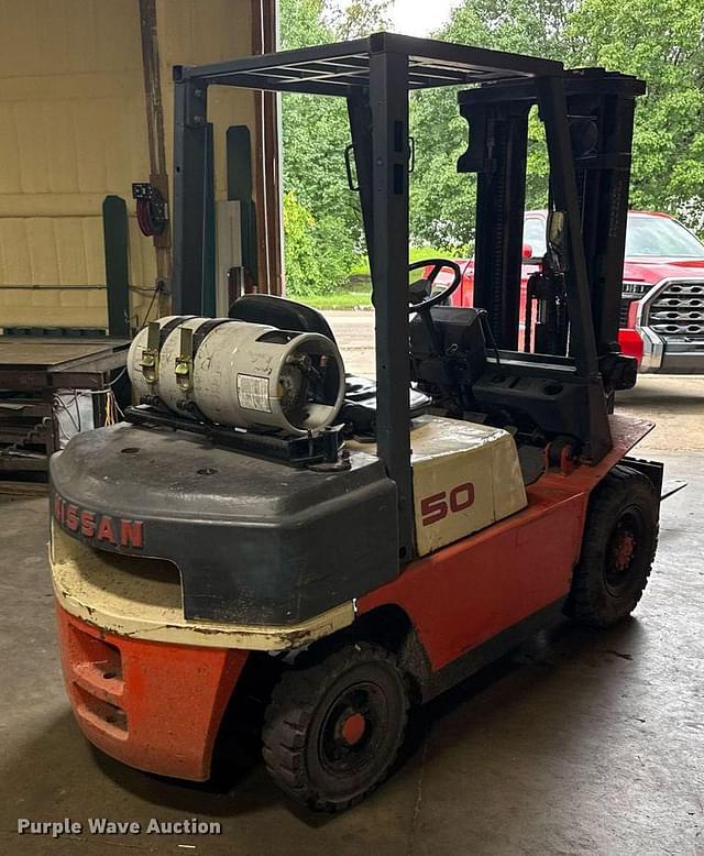 Image of Nissan 50 equipment image 4