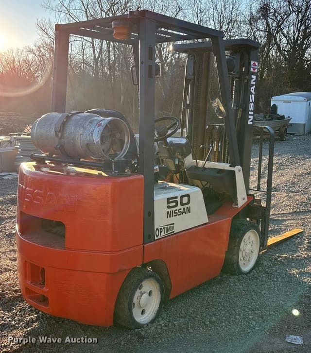 Image of Nissan 50 equipment image 4