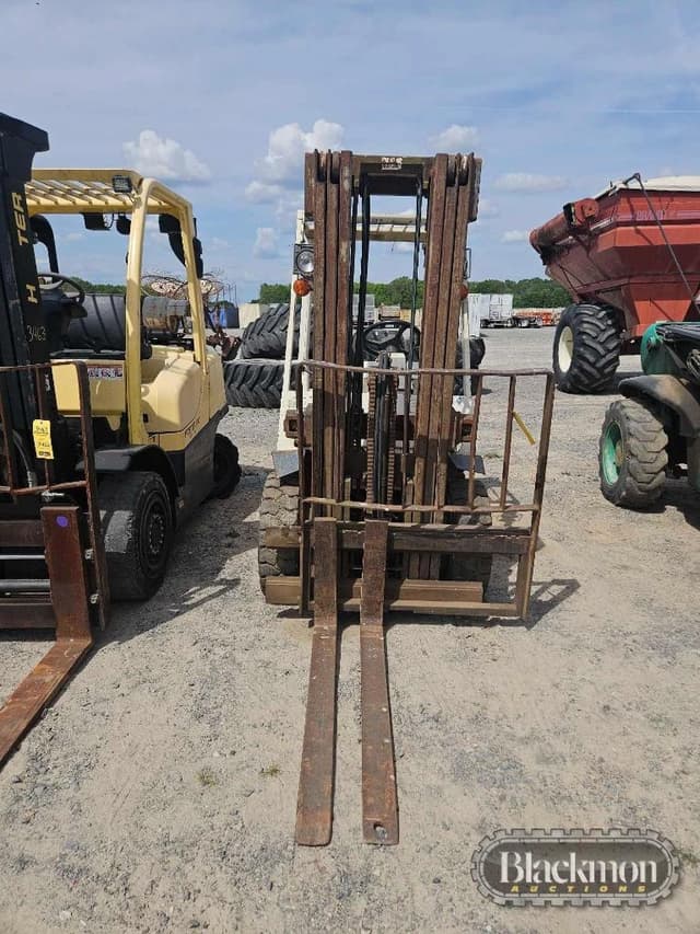 Image of Nissan 50 equipment image 1