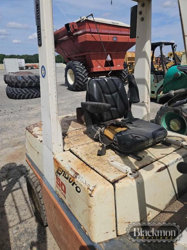 Image of Nissan 50 equipment image 3