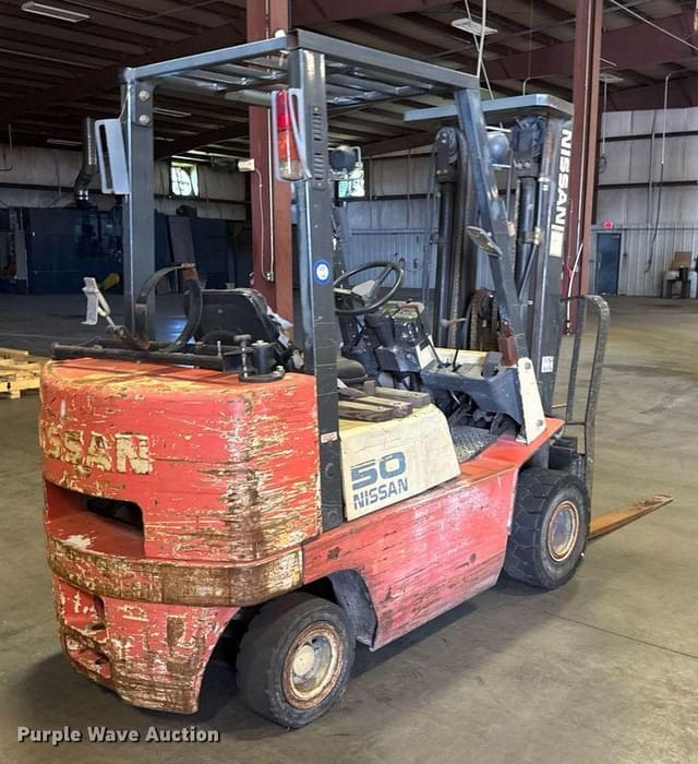 Image of Nissan 50 equipment image 4