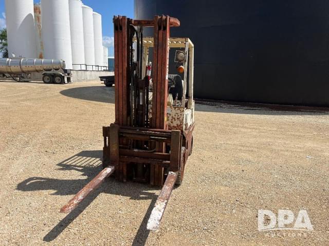 Image of Nissan 50 equipment image 1