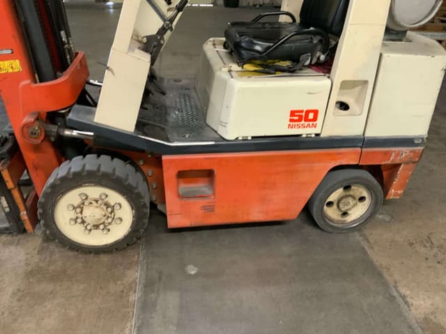 Image of Nissan 50 equipment image 4