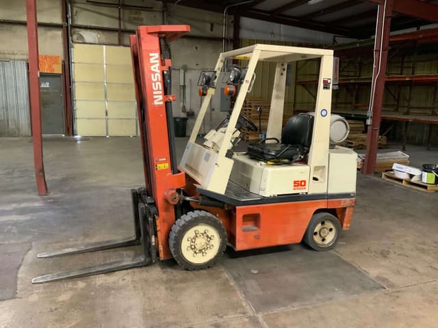 Image of Nissan 50 equipment image 1