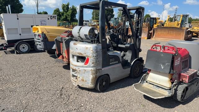 Image of Nissan 50 equipment image 4