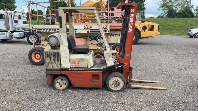 Image of Nissan 50 equipment image 3