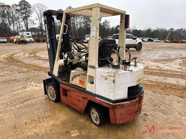 Image of Nissan 50 equipment image 2