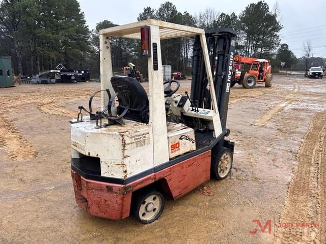 Image of Nissan 50 equipment image 1