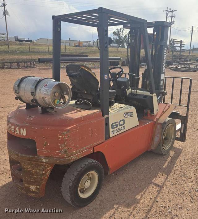 Image of Nissan 60 equipment image 4