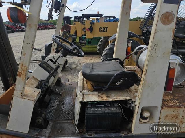 Image of Nissan 60 equipment image 3