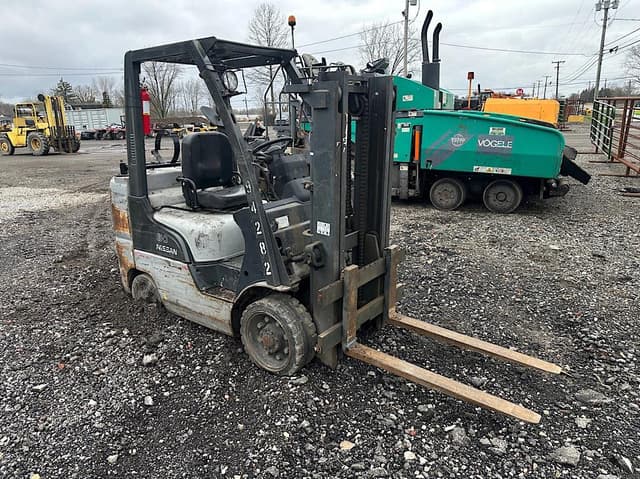 Image of Nissan 60 equipment image 2