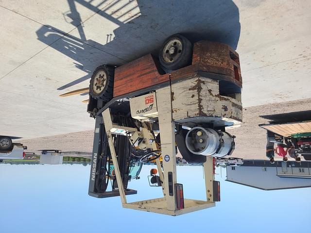 Image of Nissan 50 equipment image 2