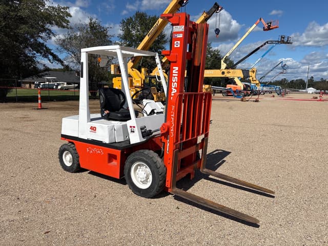 Image of Nissan 40 equipment image 4