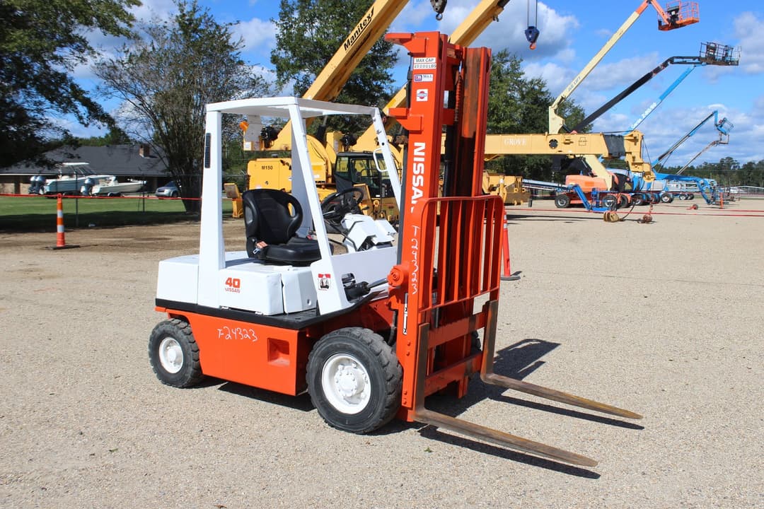 Image of Nissan 40 Primary image