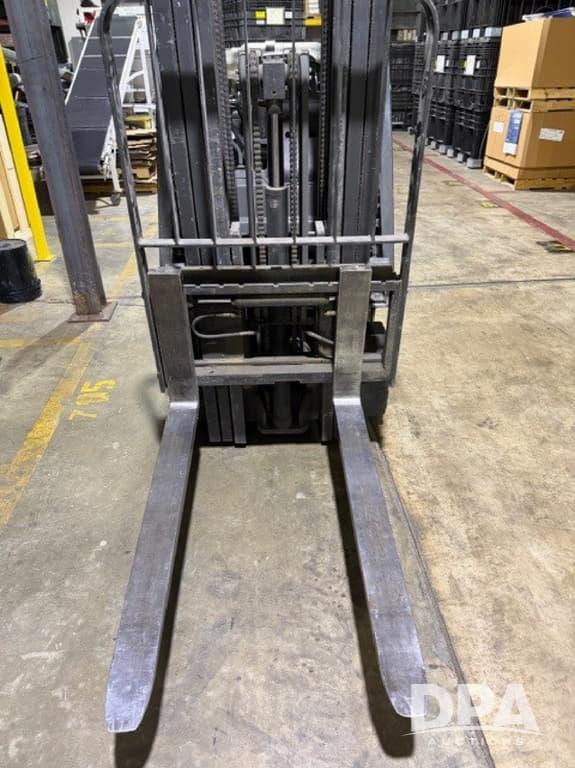 Image of Nissan 40 equipment image 4