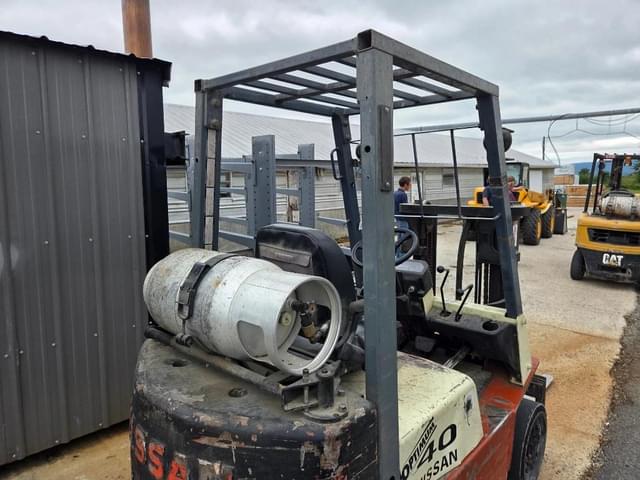 Image of Nissan 40 equipment image 4