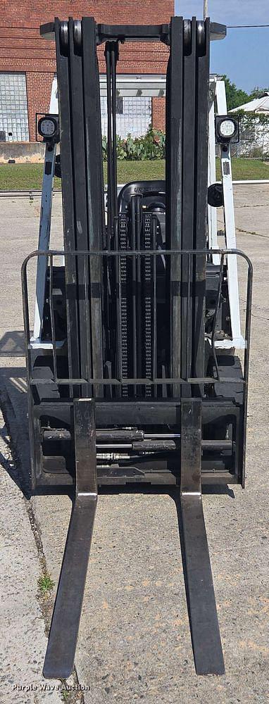 Image of Nissan 50 equipment image 1