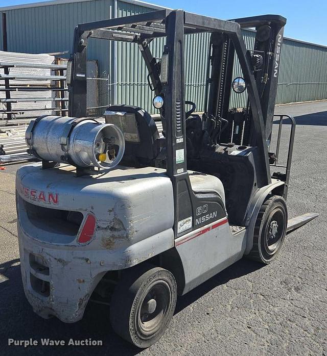 Image of Nissan 60 equipment image 4