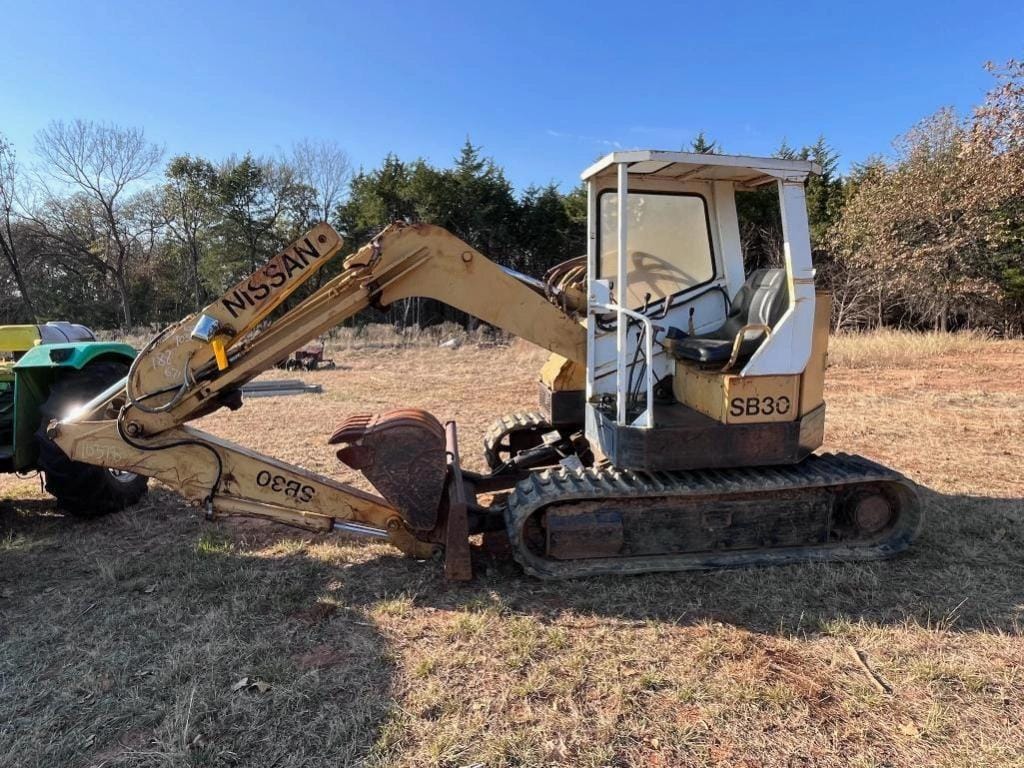 Nissan SB30 Equipment Image0