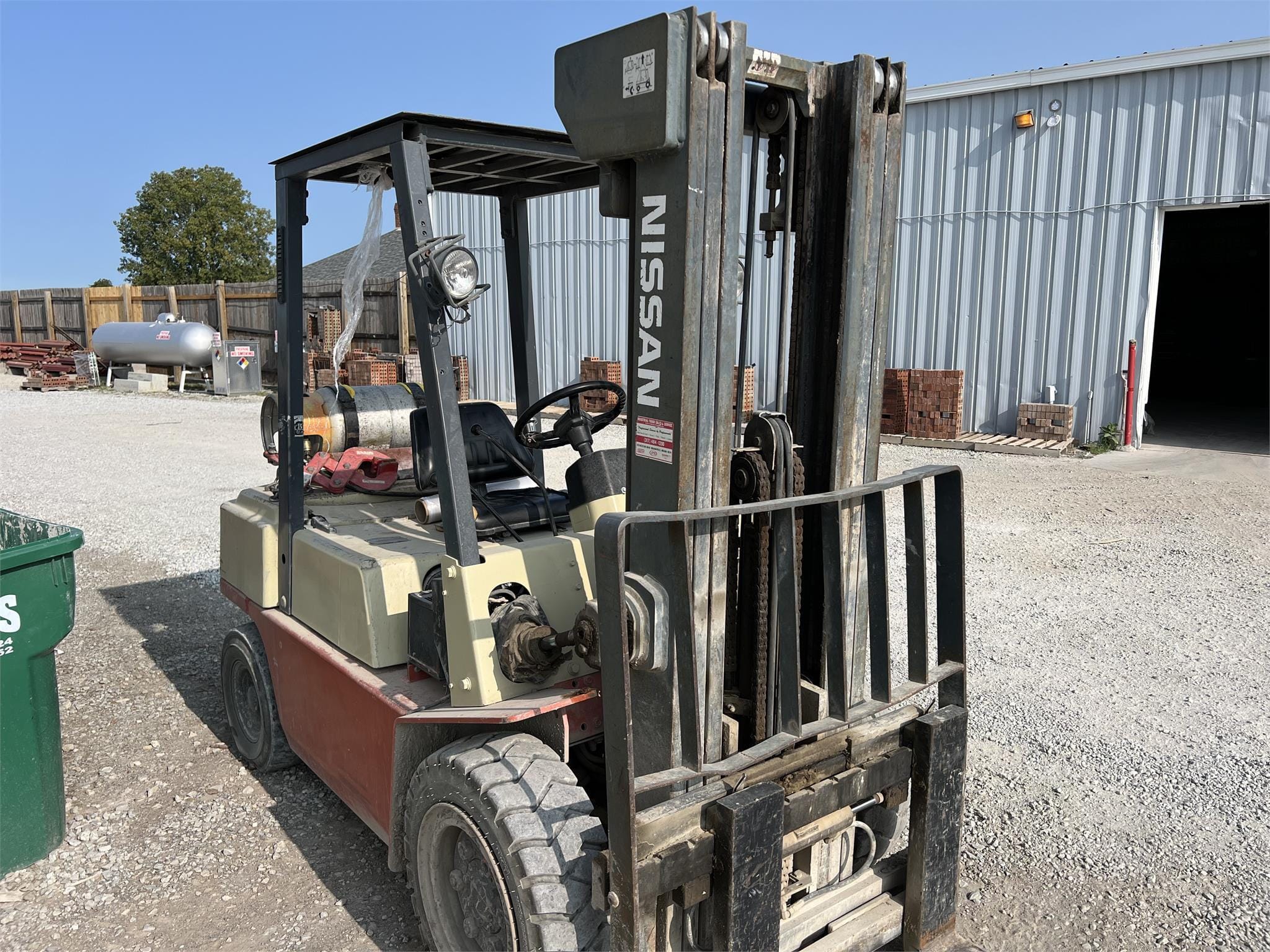 Nissan UGJ02A30PV Equipment Image0