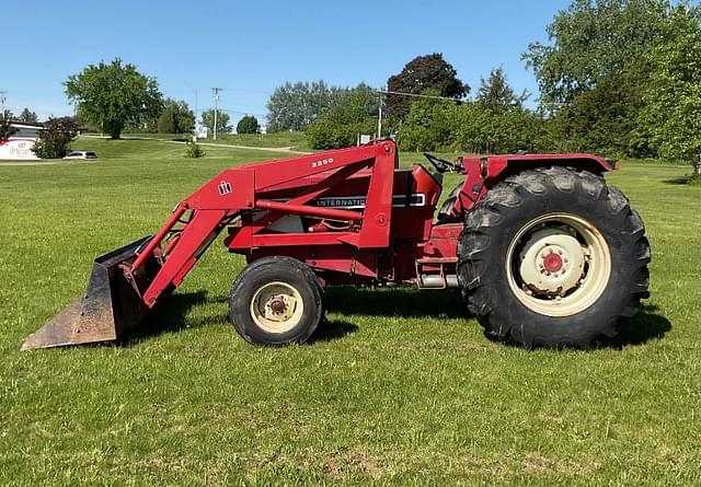 Image of International Harvester 684 equipment image 4